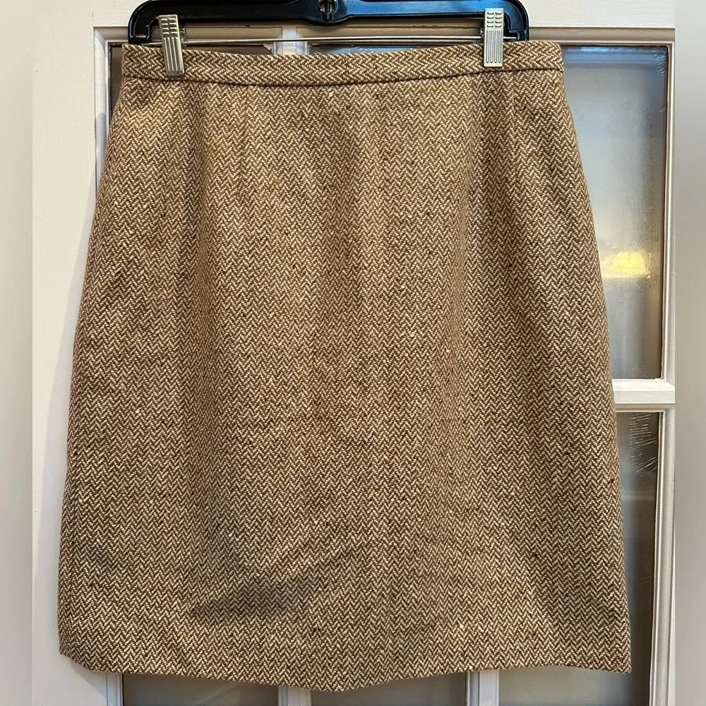 Talbots 100% Wool Italian Fabric Tan Cream Chevron A Line Skirt Size 12 Petite
